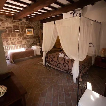 La Lanterna 3*